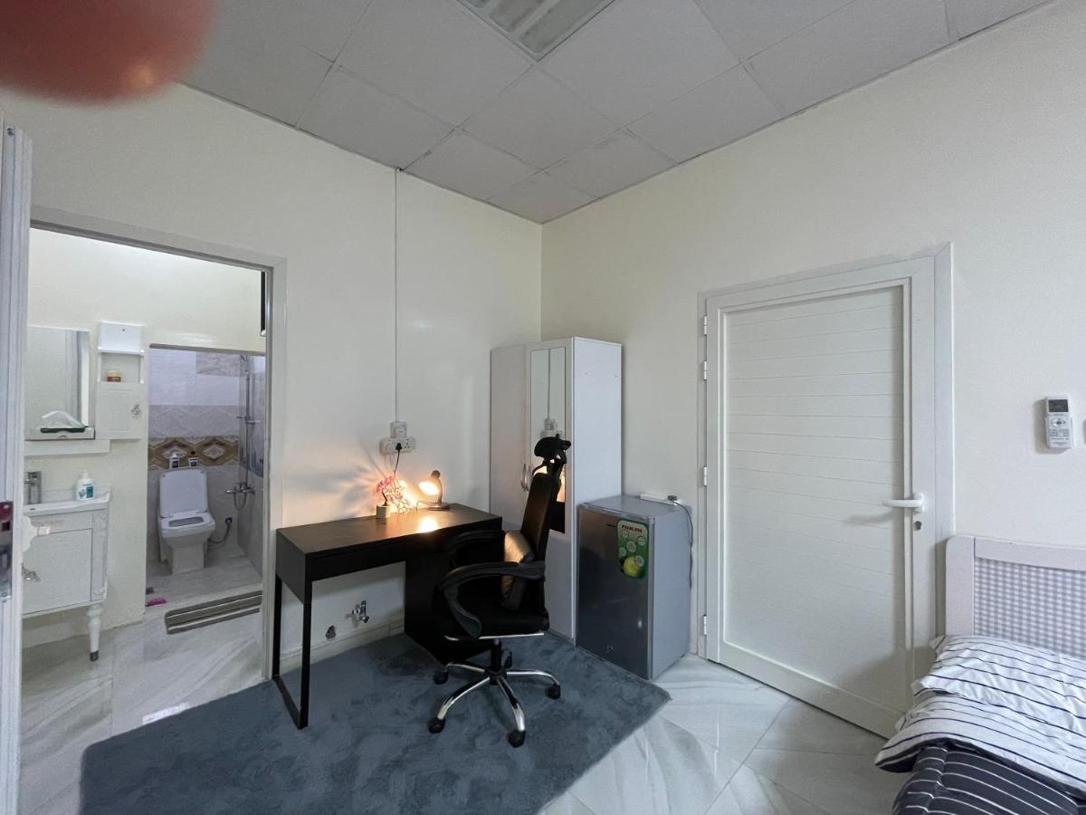 Private 2Bedroom Villa With T&B And Kitchenette Near Abu Dhabi International Airport エクステリア 写真