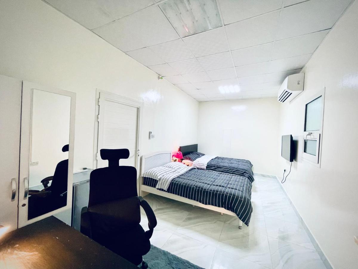 Private 2Bedroom Villa With T&B And Kitchenette Near Abu Dhabi International Airport エクステリア 写真