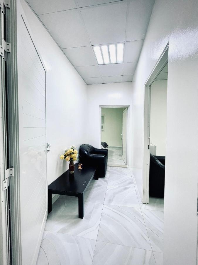Private 2Bedroom Villa With T&B And Kitchenette Near Abu Dhabi International Airport エクステリア 写真